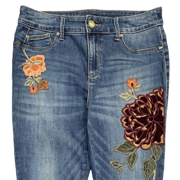 Chico's Secret Stretch Floral Embroidered Jeggings Medium Wash Boho Romantic - Picture 3 of 11